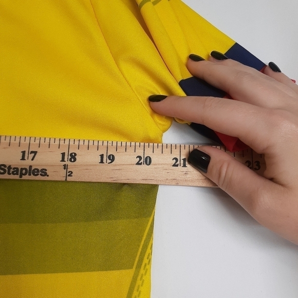 Futbol Football Soccer Jersey size Large Yellow‎ EUC - Picture 8 of 9